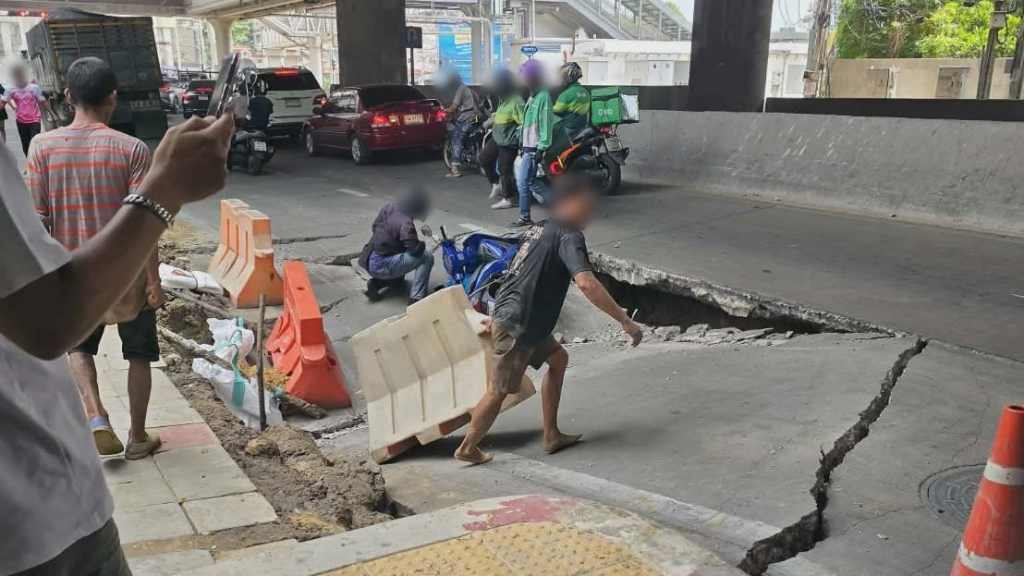 Charan Sanitwong Road Subsidence